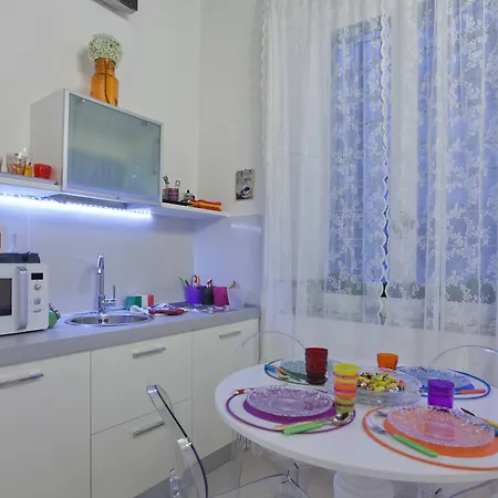 Consulta By In Róma